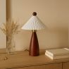 Lampe de table avec base en bois et abat-jour en ciment blanc - Ambiana image 7