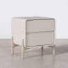 Table de chevet scandi moderne recouverte en simili cuir avec 2 tiroirs et pieds en bois naturel - Bennis image 7