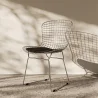 Chaise de salle à manger en acier – Design en grille avec coussin – Lived image 7