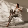 Chaise de salle à manger en acier – Design en grille avec coussin – Lived image 7