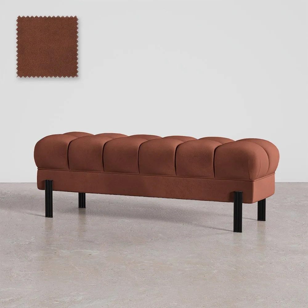 Banc de style Chesterfield tapissé en velours avec pieds en fer - Hamptons image 8